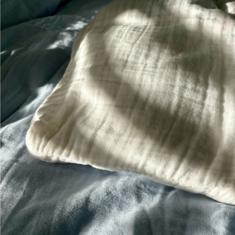 Crate&Barrel Toddler Sized Duvet & Insert - Picture 7 of 13